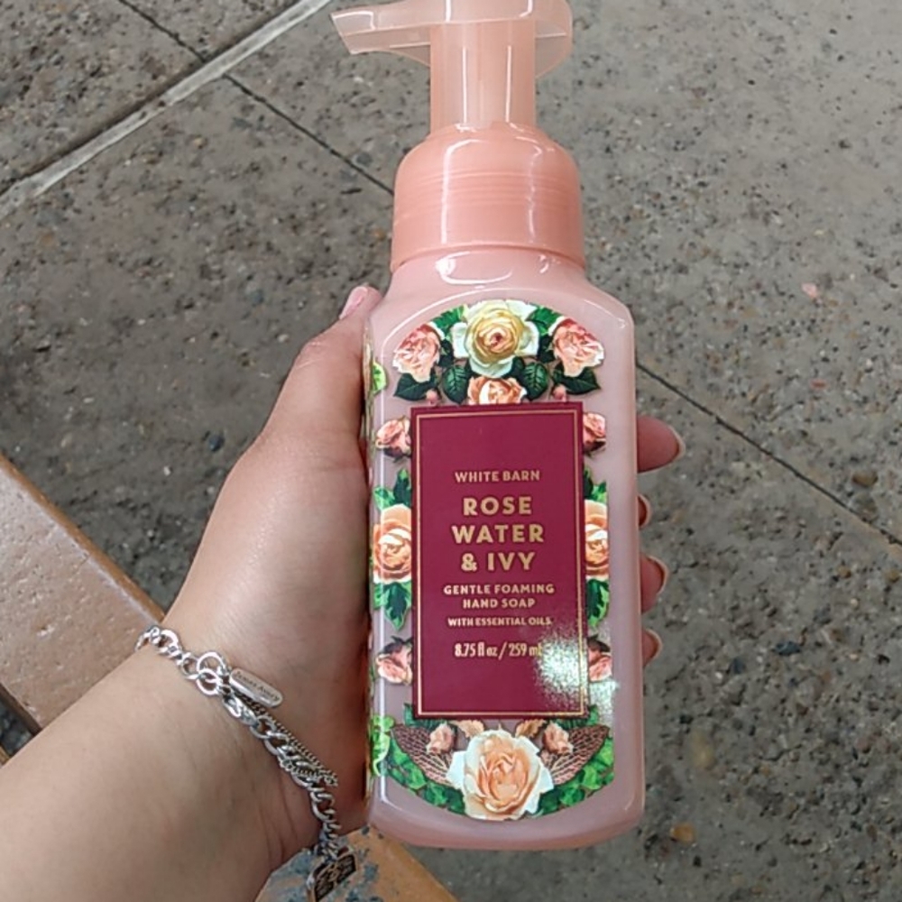 Bath and body works Rose Water and Ivy Hand Soap